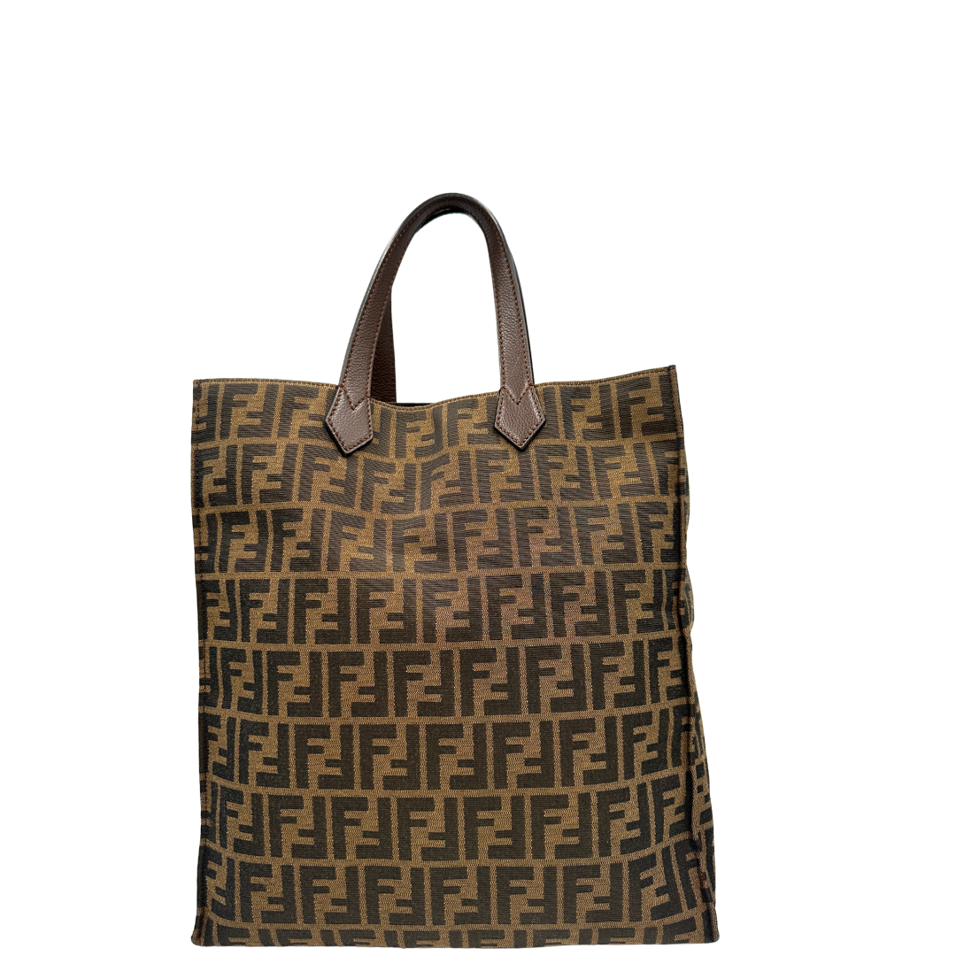 Retro, Sac Plat Fendi color tabacco trama Zucca in tessuto e finiture in pelle marrone. Originale, usata, di lusso, in ottime condizioni.