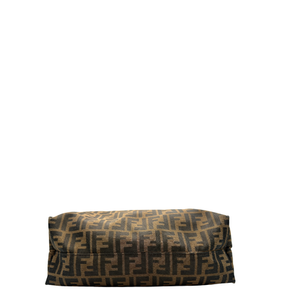 Base, Sac Plat Fendi color tabacco trama Zucca in tessuto e finiture in pelle marrone. Originale, usata, di lusso, in ottime condizioni.