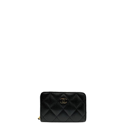front Portamonete Chanel realizzato in pelle matelassé nera e logo CC sul front 