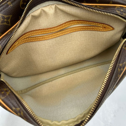 Reporter PM Louis Vuitton