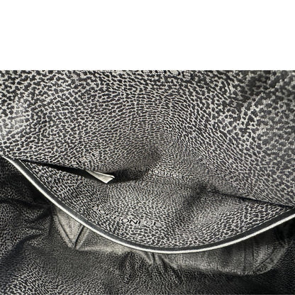 Borsa Borbonese caratterizzata da un design geometrico 