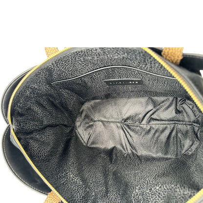 Borsa Borbonese caratterizzata da un design geometrico 