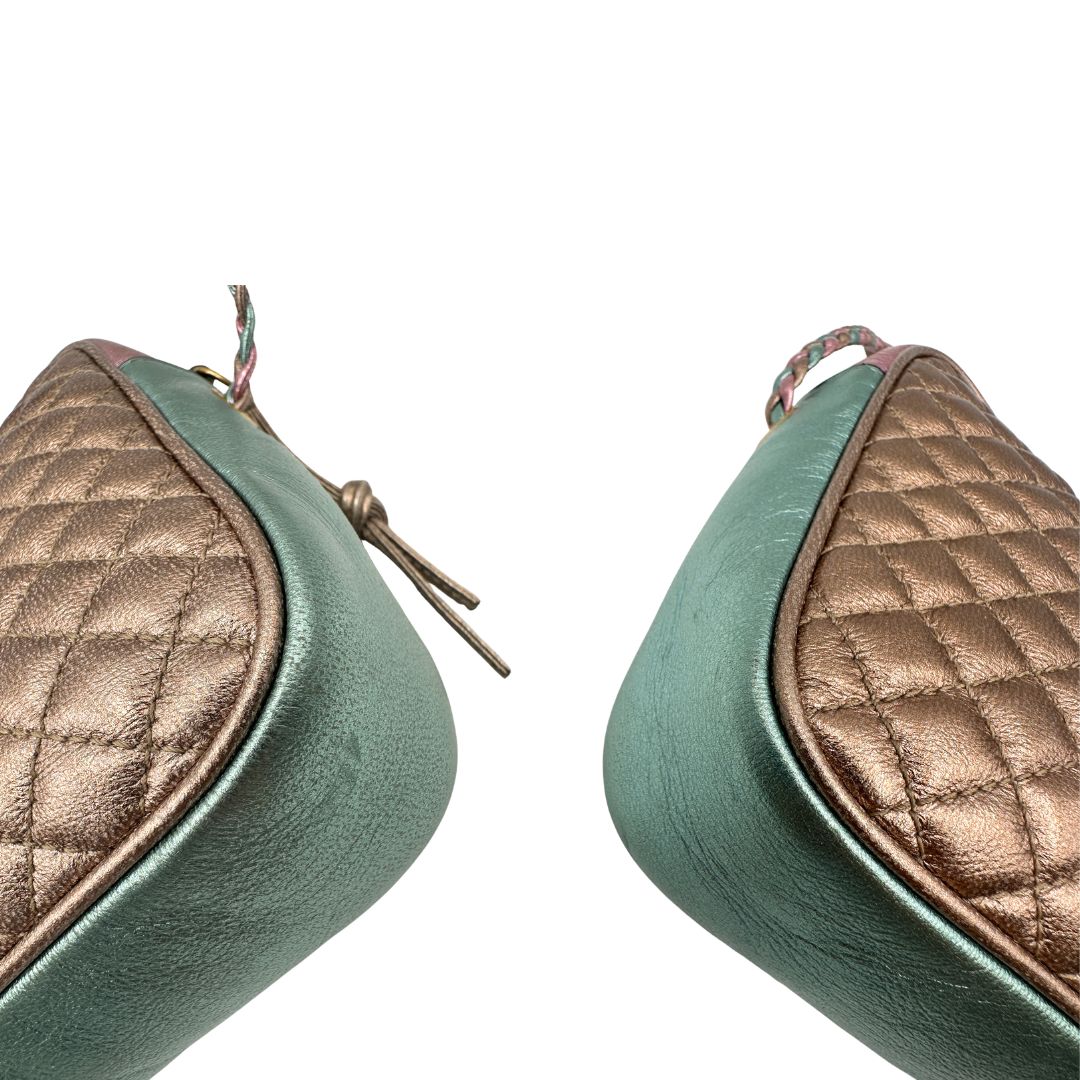 Borsa Gucci in pelle laminata bicolore, di lusso, originale, ottime condizioni, usata