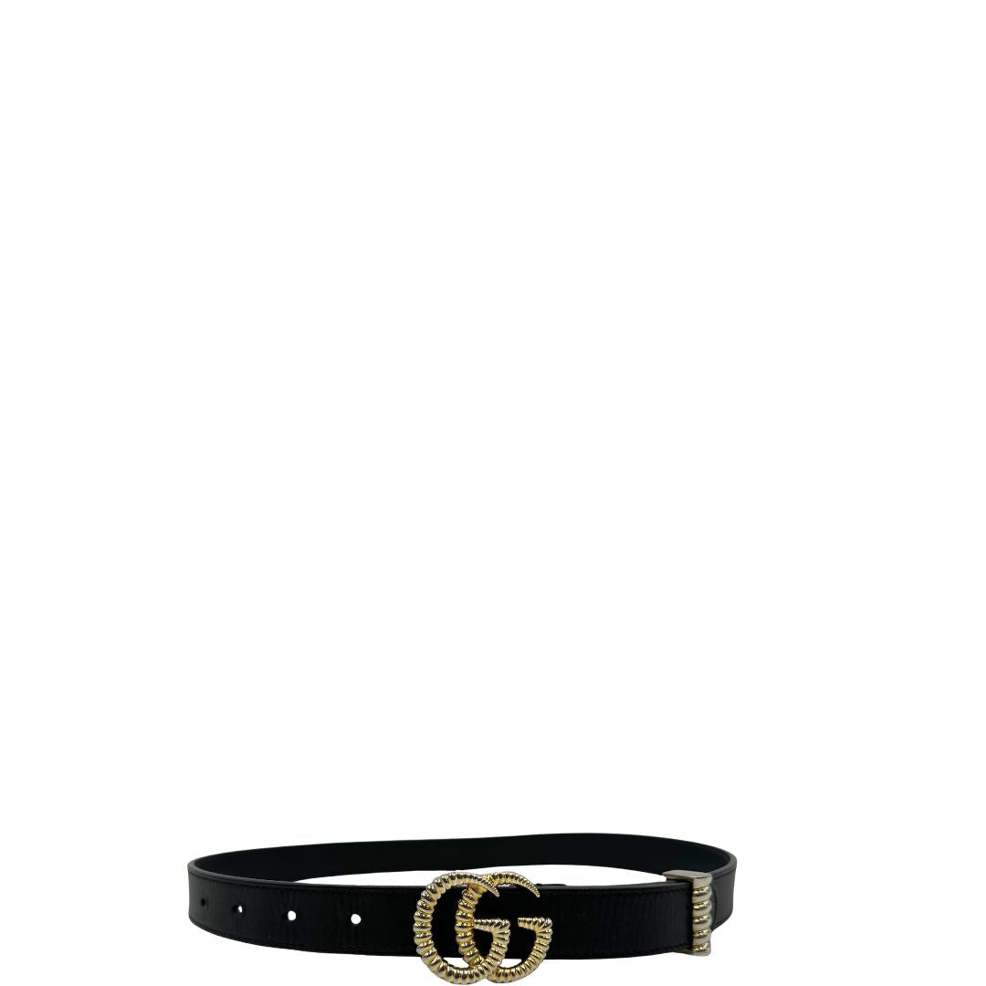 Cintura Gucci Marmont in pelle nera con fibbia GG in metallo dorato