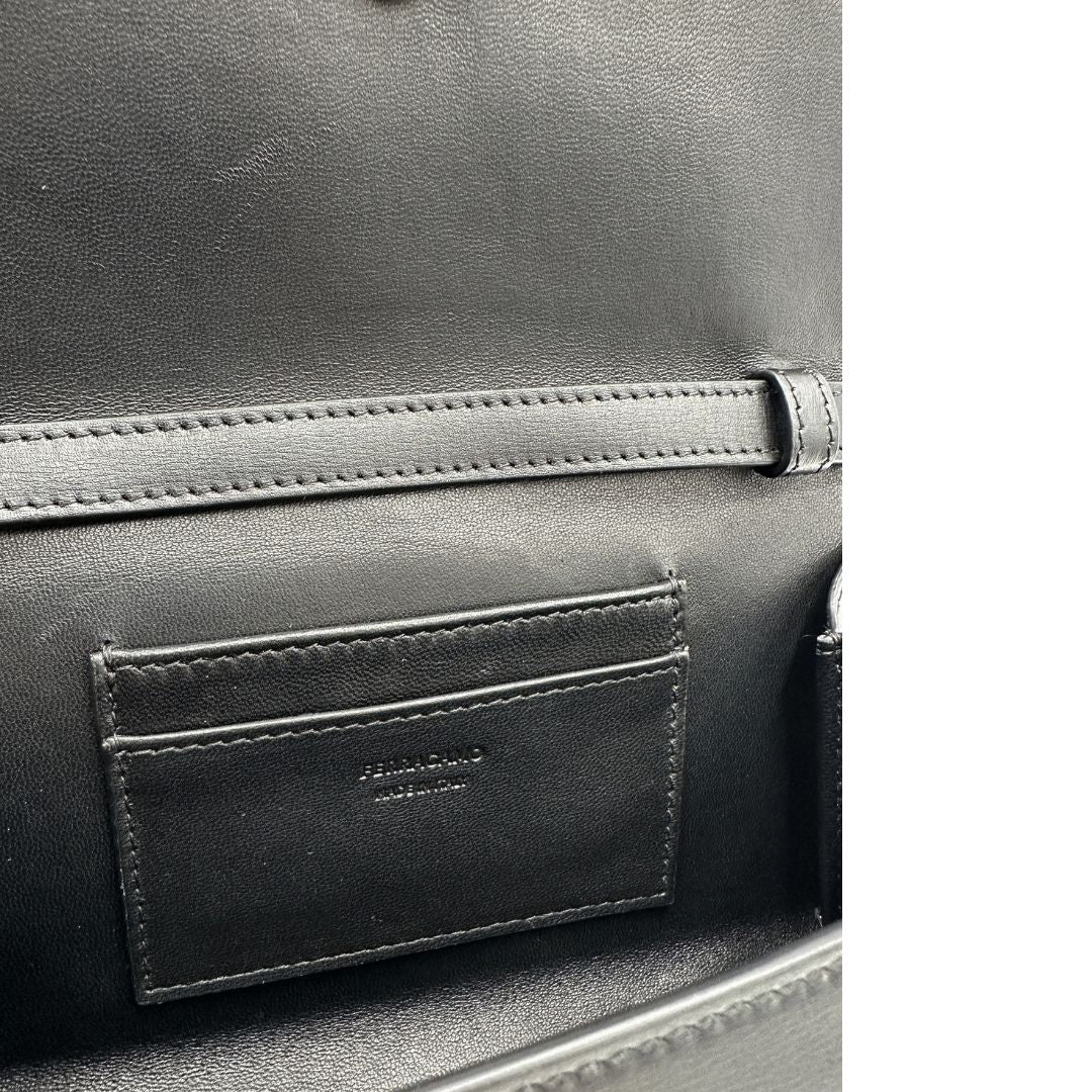 Tracolla Salvatore Ferragamo nera
