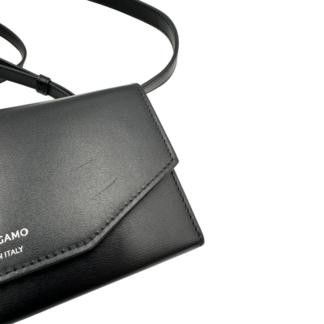 Tracolla Salvatore Ferragamo nera