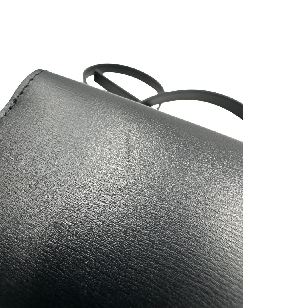Tracolla Salvatore Ferragamo nera
