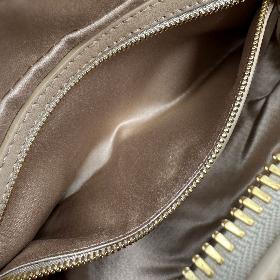 Borsa Miu Miu Arcadie regular sabbia