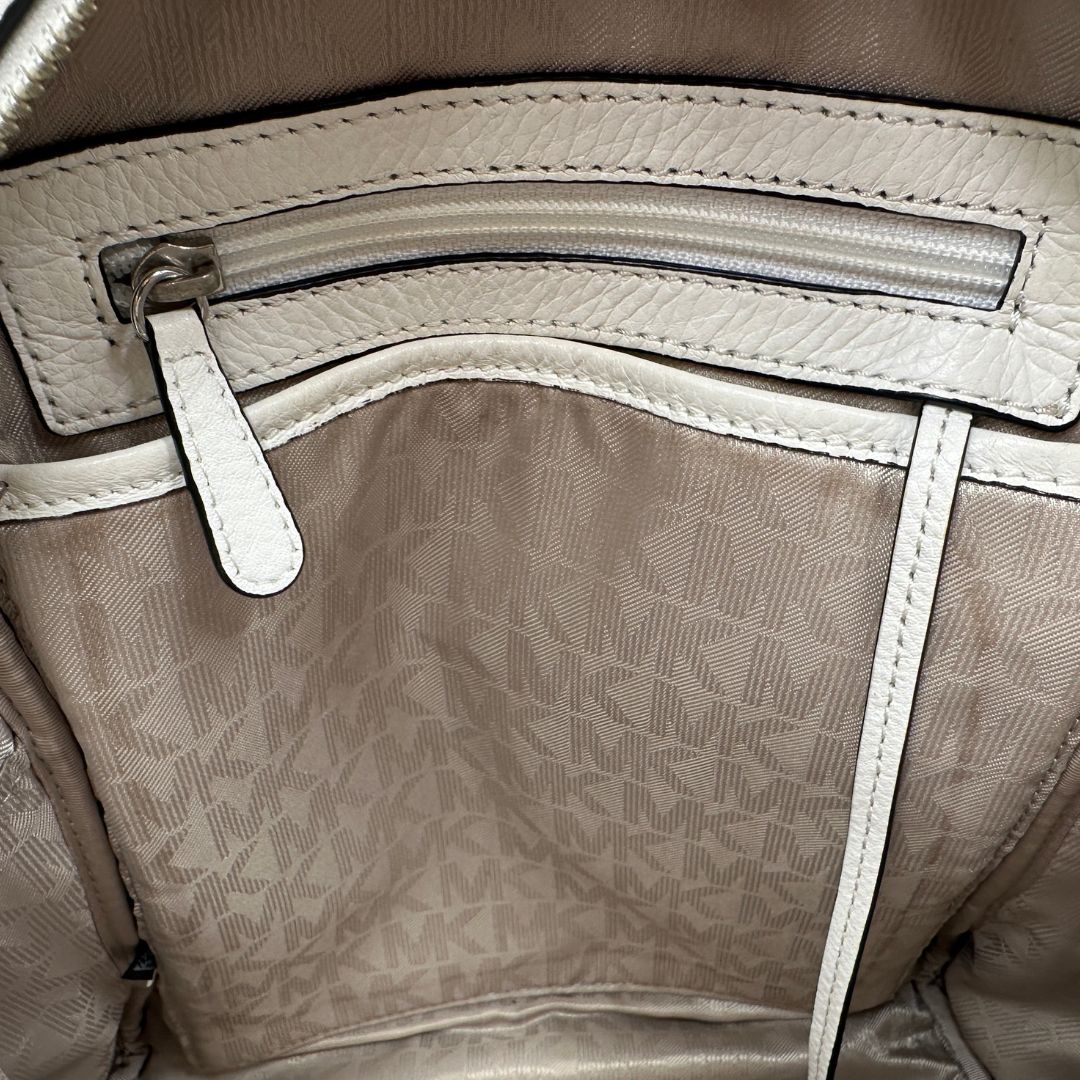 interno Zaino Michael Kors in pelle bianca e nera