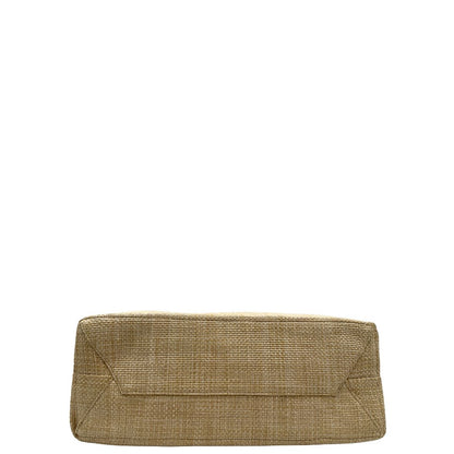 Base, Elegante borsa tote Prada in rafia beige con manici sottili in pelle e il grande logo stampato sul davanti. Originale, usata, di lusso, in ottime condizioni.