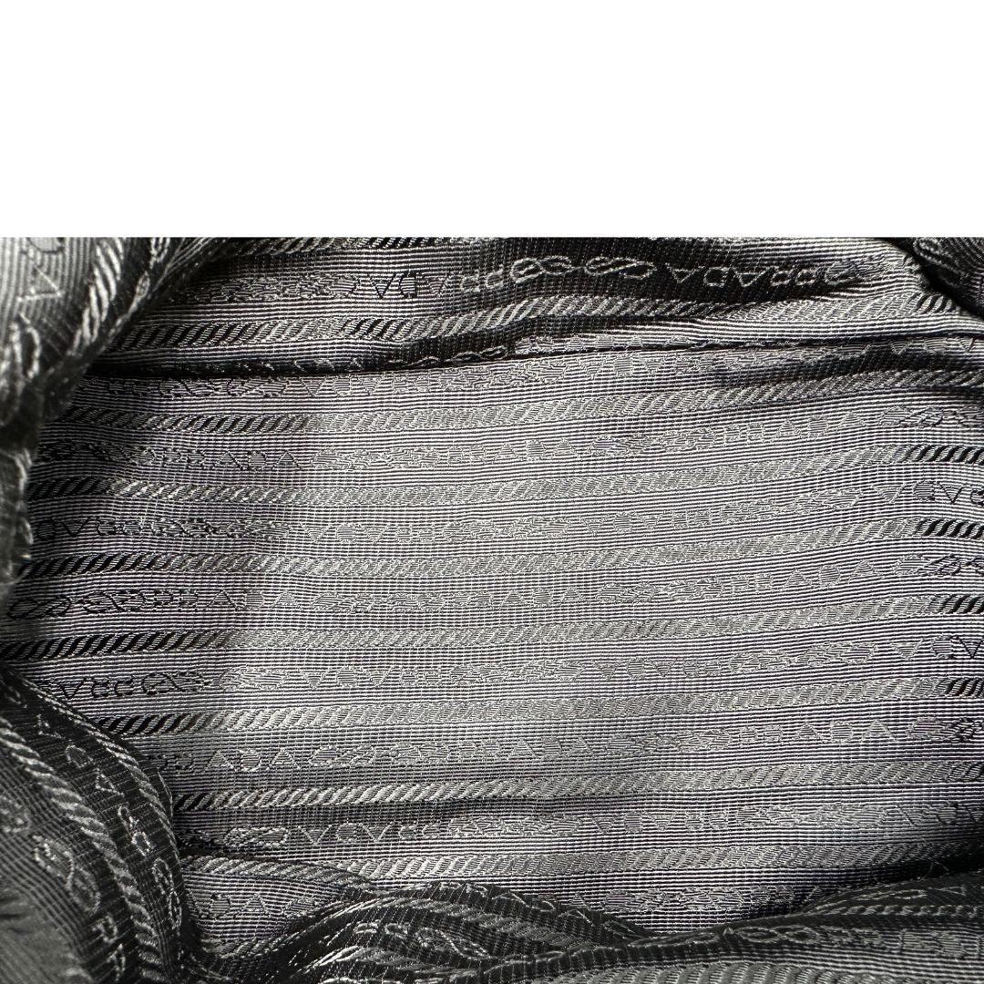 interno Borsa Prada in nylon e pelle nera 