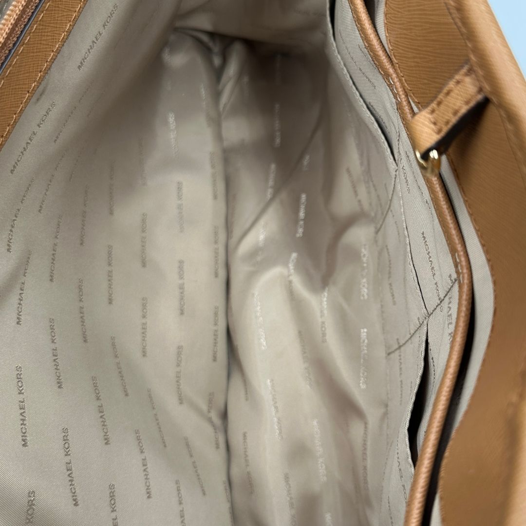 interno Shopper MK in pelle saffiano cammello 