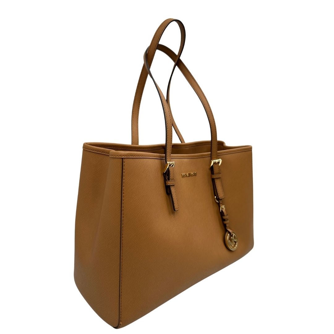 Shopper MK in pelle saffiano cammello lato 