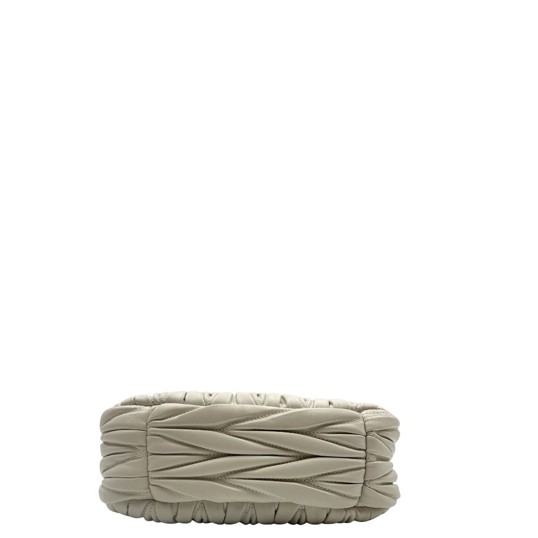 Borsa Miu Miu Wander matelassé Small bianca