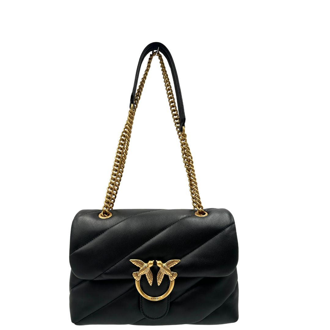 Front, Borsa Pinko nella versione media in morbida nappa nera trapuntata e hardware dorato, indossabile a tracolla o a spalla. Originale, usata, di lusso, in condizioni eccellenti.