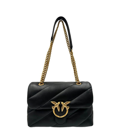 Front, Borsa Pinko nella versione media in morbida nappa nera trapuntata e hardware dorato, indossabile a tracolla o a spalla. Originale, usata, di lusso, in condizioni eccellenti.