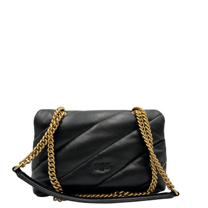Retro, Borsa Pinko nella versione media in morbida nappa nera trapuntata e hardware dorato, indossabile a tracolla o a spalla. Originale, usata, di lusso, in condizioni eccellenti.