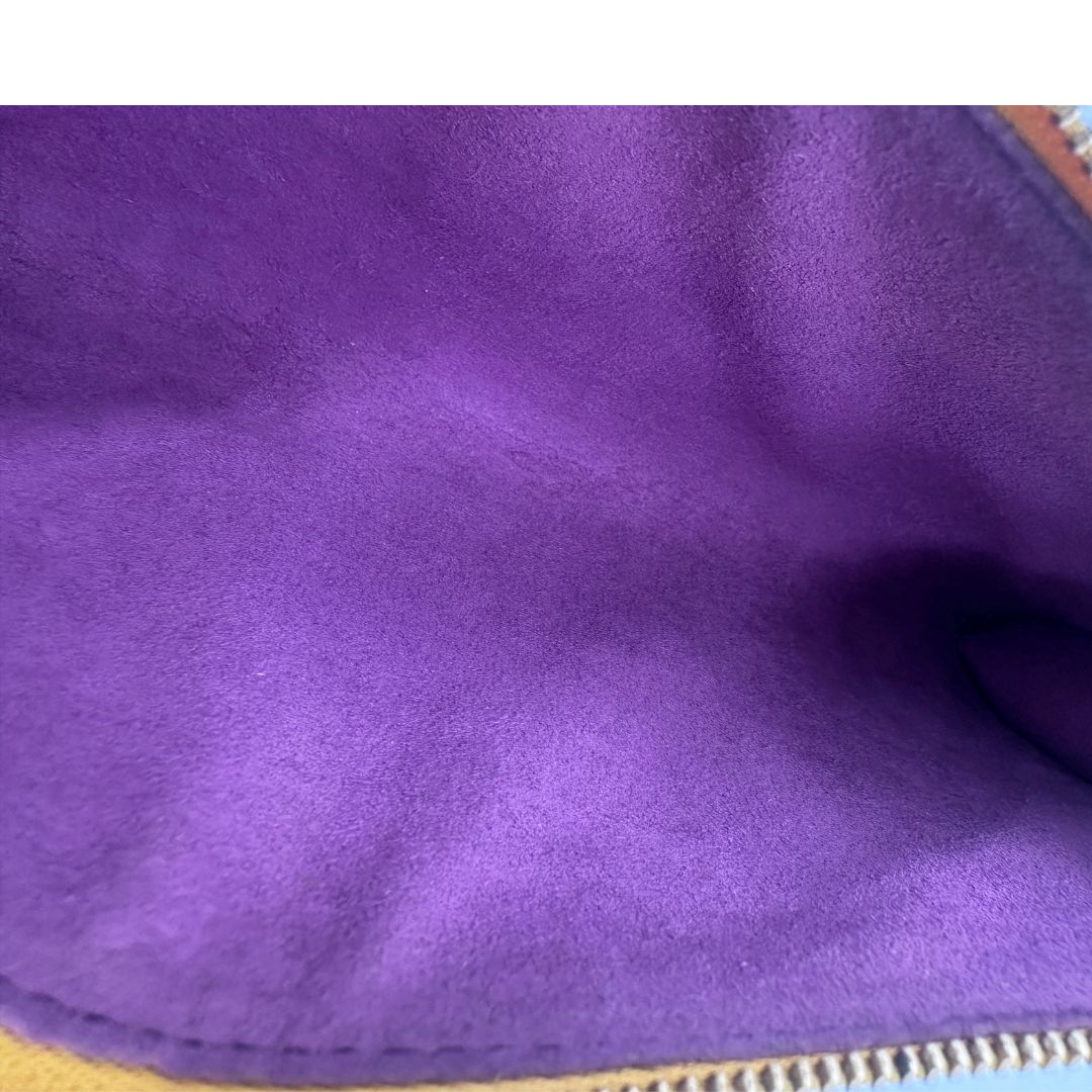 Pochette Accessoires Epi gialla Louis Vuitton