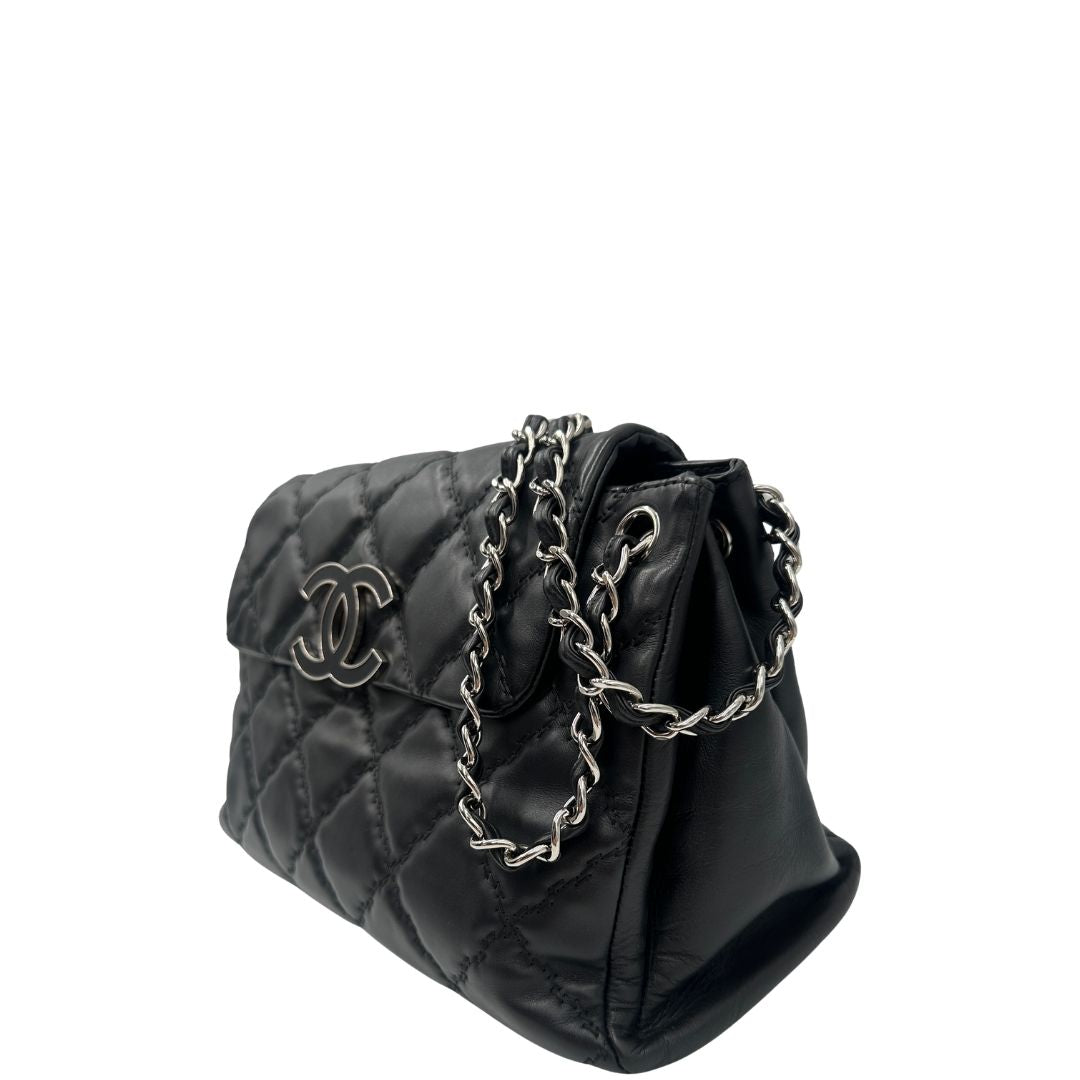 lato Borsa Chanel Hamptons Flap 