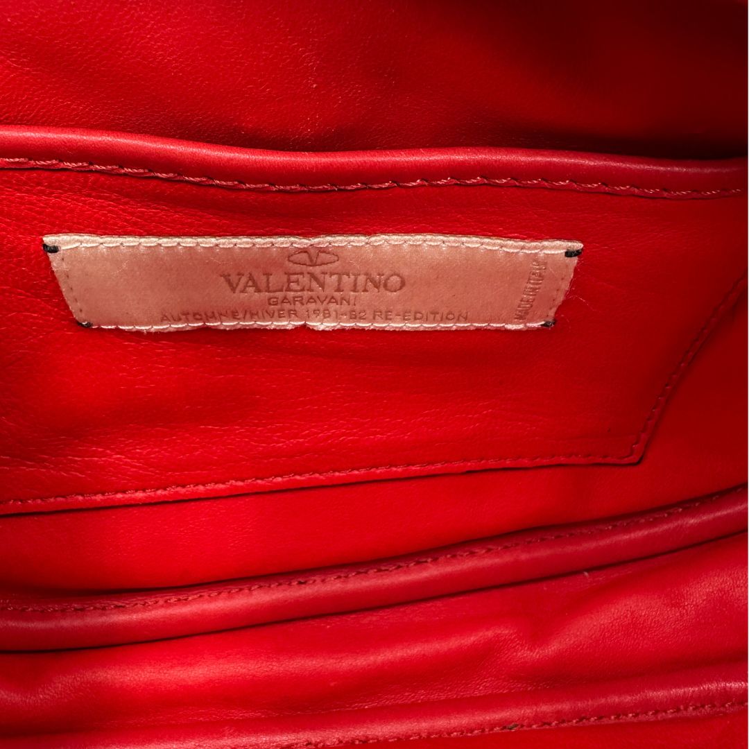 interno Borsa VG in pelle rossa con parti metalliche dorate 