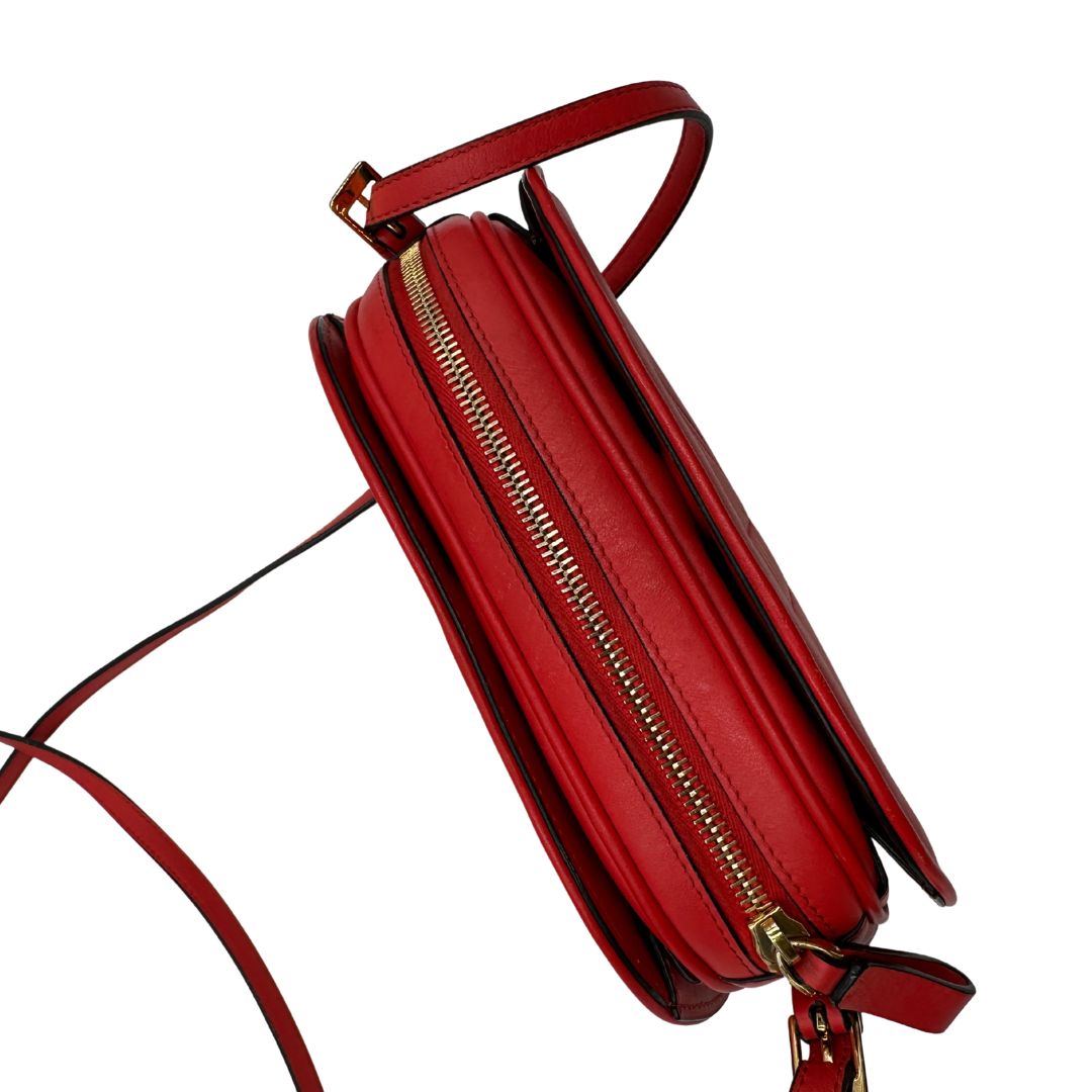 chiusura Borsa VG in pelle rossa con parti metalliche dorate