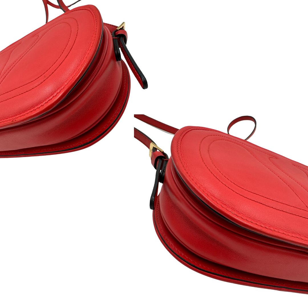 angoli Borsa VG in pelle rossa con parti metalliche dorate 