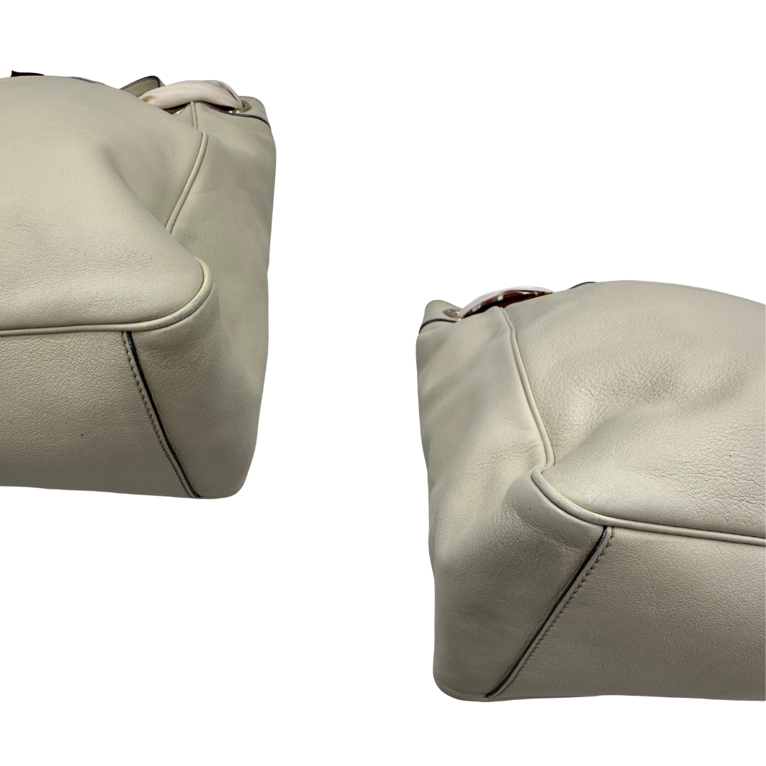 angoli  Borsa Gucci in pelle color bianco gesso 