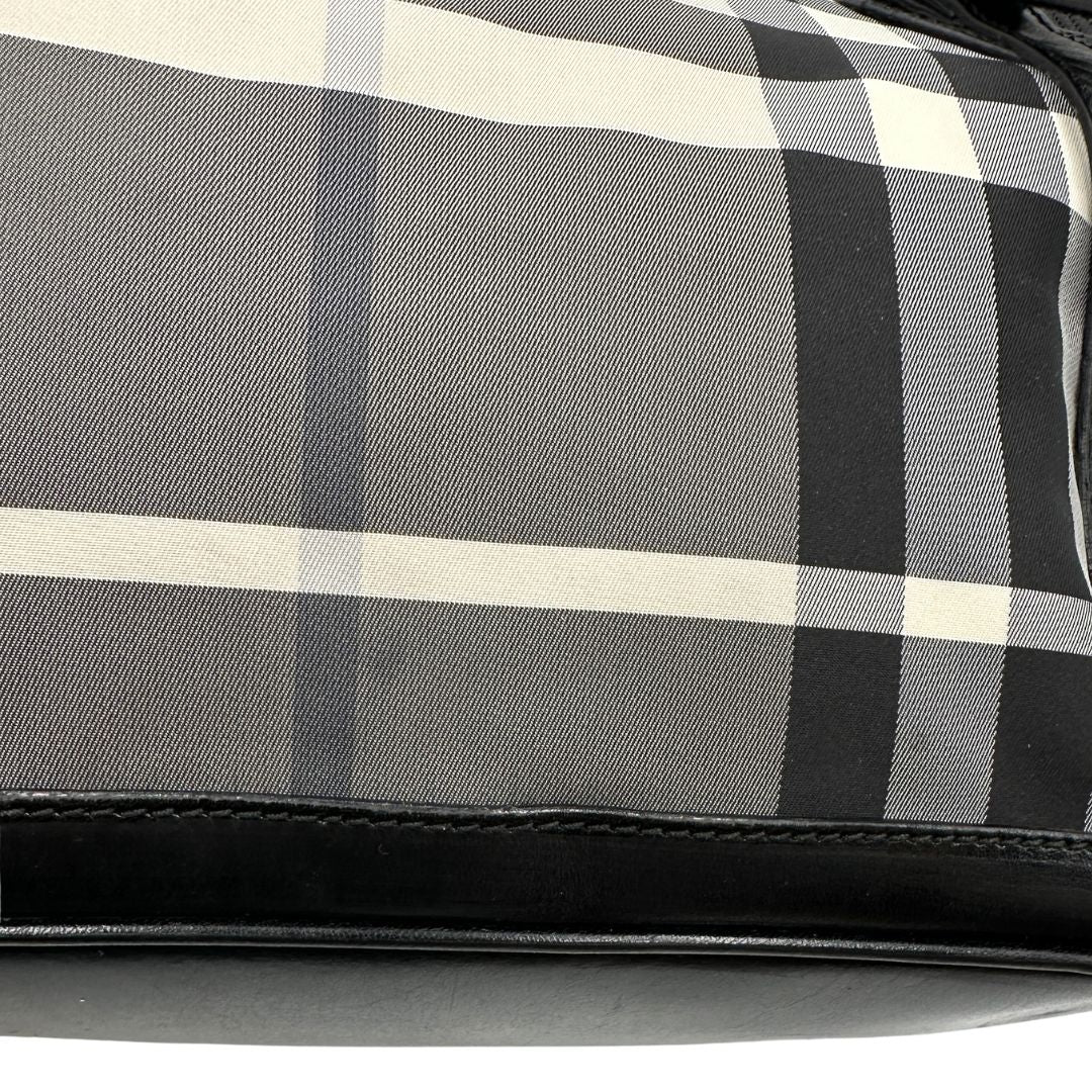 Borsa Burberry in pelle nera 