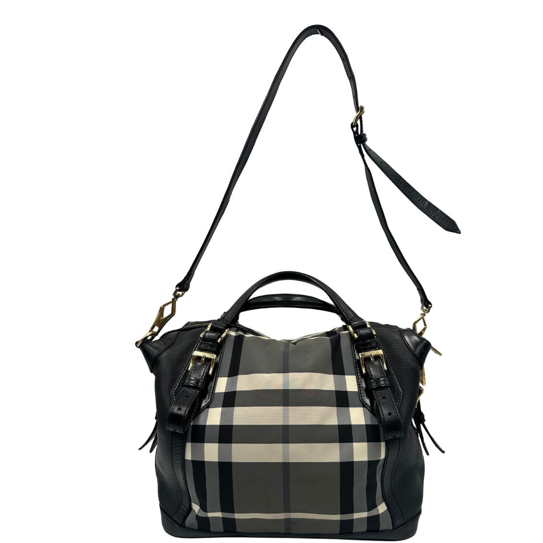 front Borsa Burberry in pelle nera 