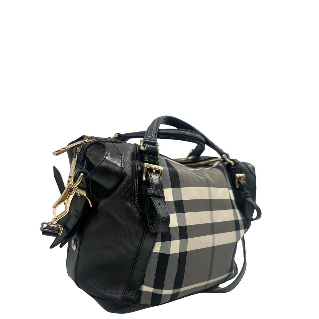 lato Borsa Burberry in pelle nera 