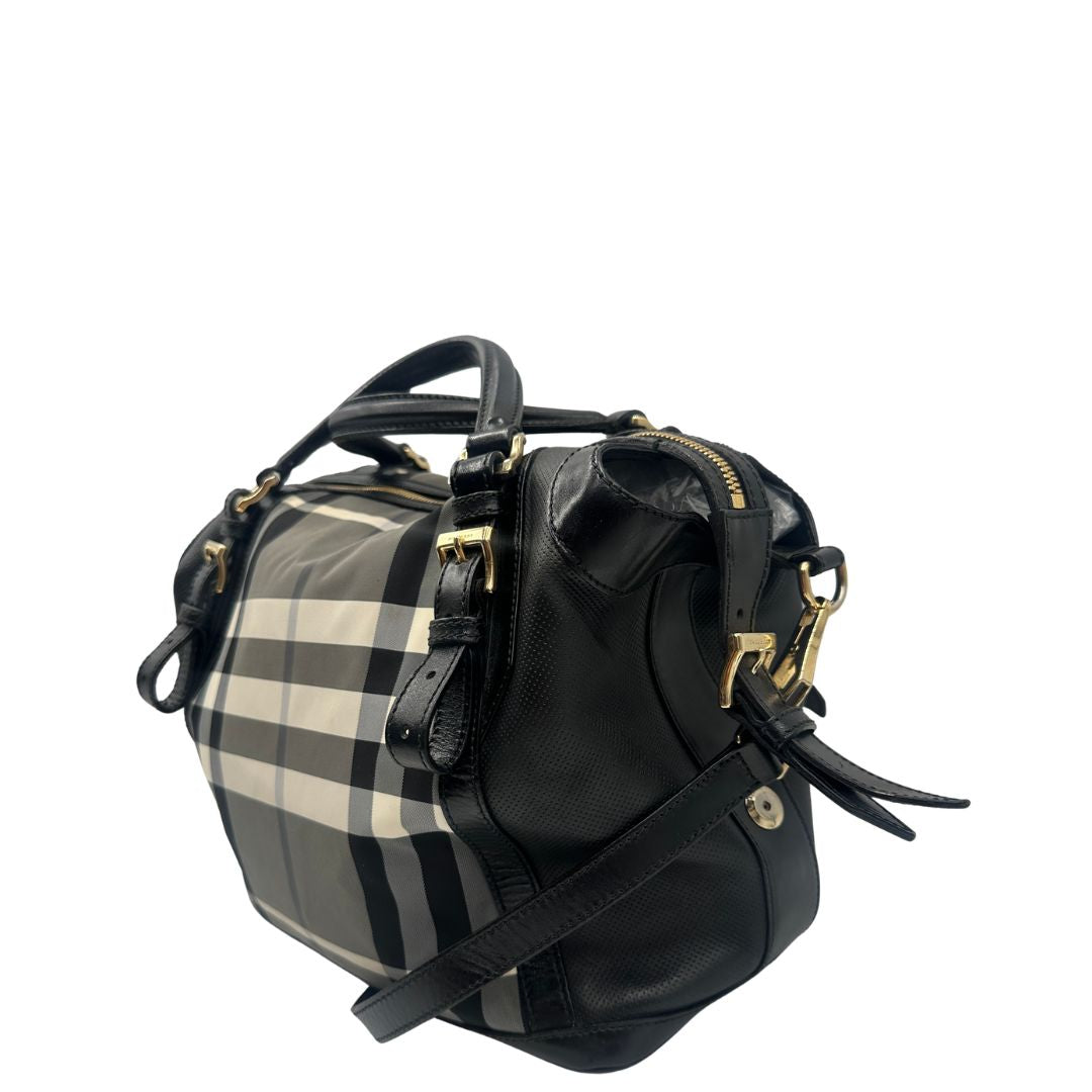 lato Borsa Burberry in pelle nera