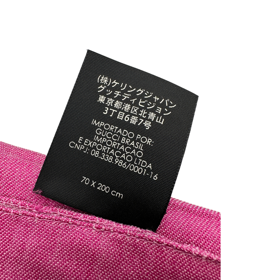 Stola Gucci in misto seta e lana fucsia e rosa con trama GG e bordi sfrangiati. Originale, usata, di lusso in condizioni eccellenti