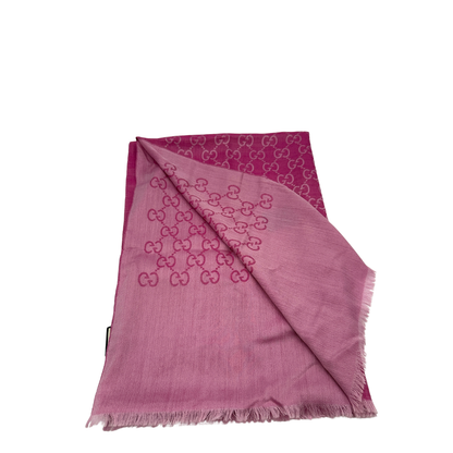 Stola Gucci in misto seta e lana fucsia e rosa con trama GG e bordi sfrangiati. Originale, usata, di lusso in condizioni eccellenti
