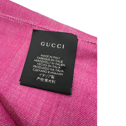 Stola Gucci in misto seta e lana fucsia e rosa con trama GG e bordi sfrangiati. Originale, usata, di lusso in condizioni eccellenti