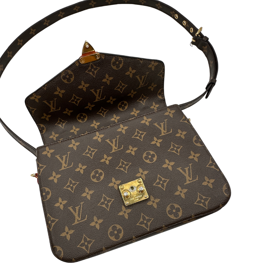 interno  Borsa LV in canvas monogrammato marrone 