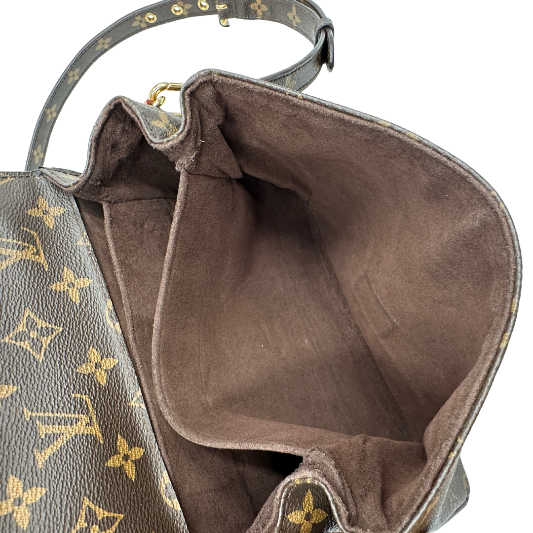 interno  Borsa LV in canvas monogrammato marrone 