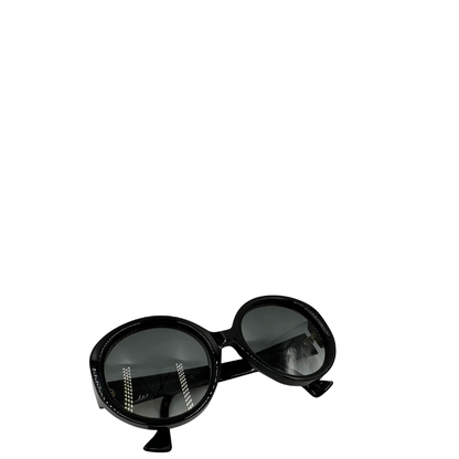 Occhiali da sole Gucci realizzati in acetato nero e hardware dorato. Originali, usati, di lusso, in ottime condizioni.