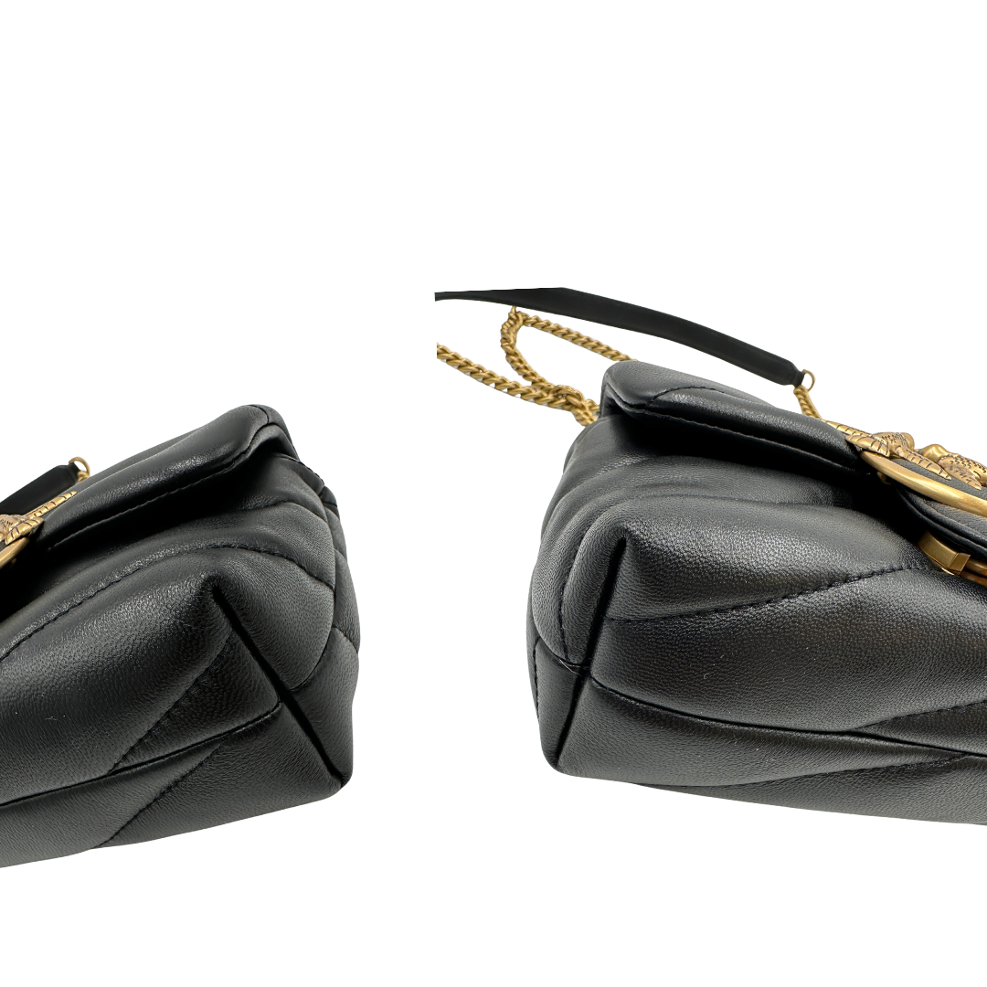 Angoli, Borsa Pinko nella versione media in morbida nappa nera trapuntata e hardware dorato, indossabile a tracolla o a spalla. Originale, usata, di lusso, in condizioni eccellenti