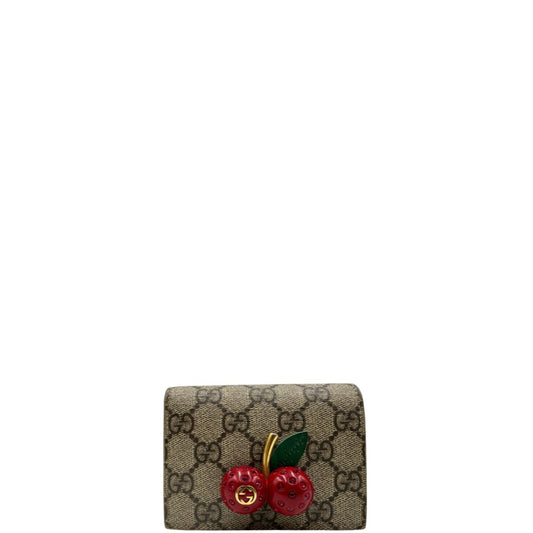 Portafoglio Gucci GG impreziosito da dettaglio ciliegie 