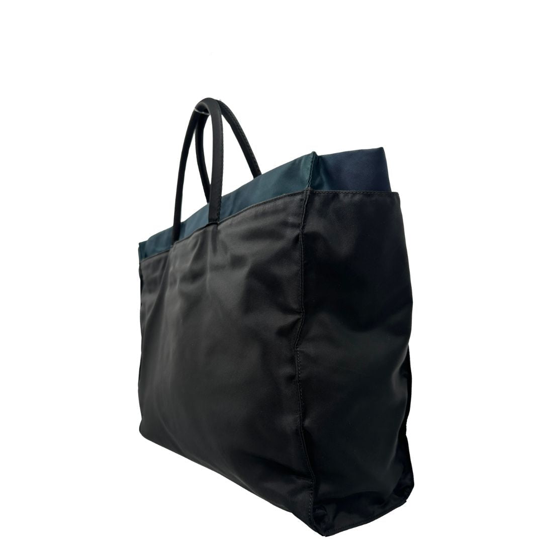 lato Borsa Prada in nylon reversibile