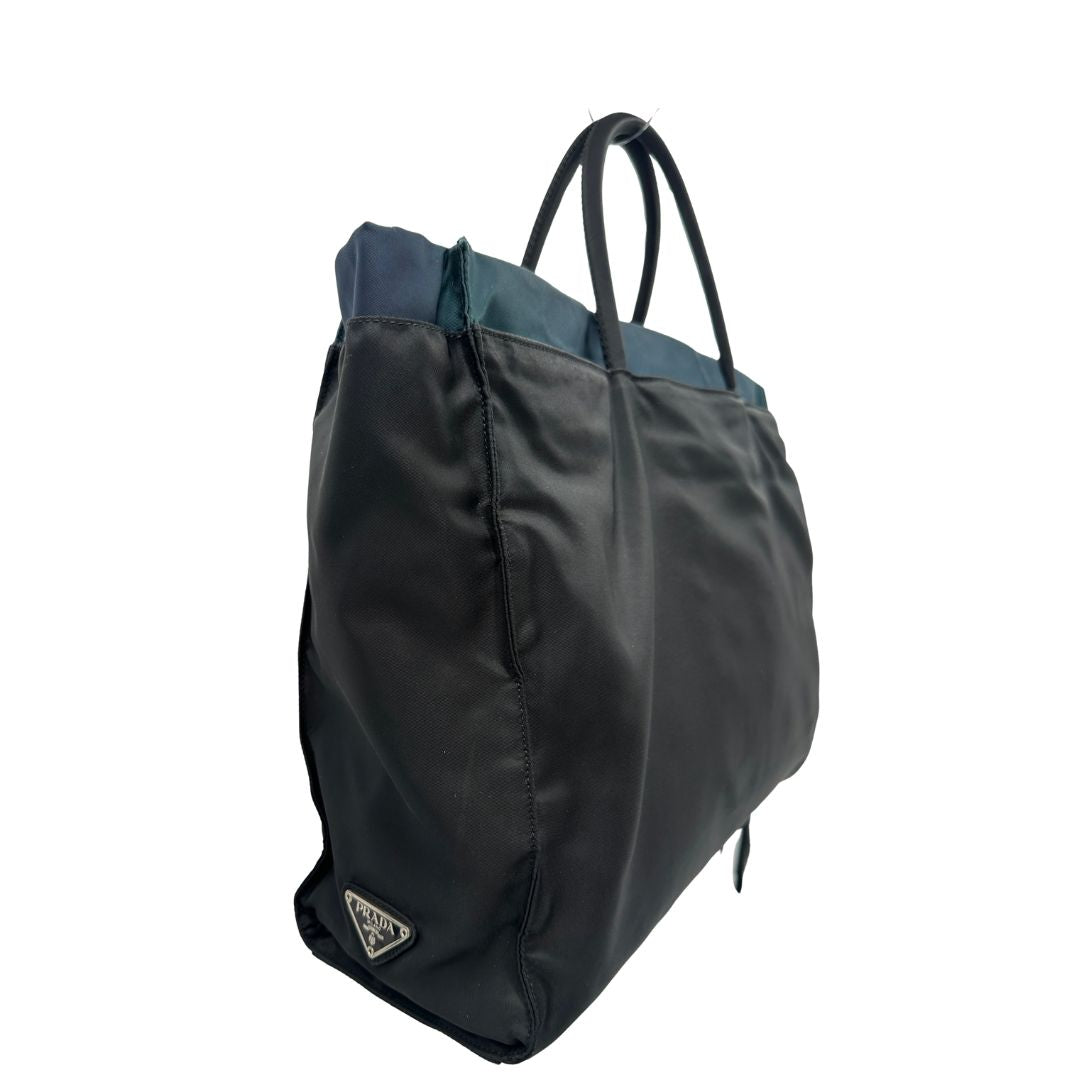 lato Borsa Prada in nylon reversibile 