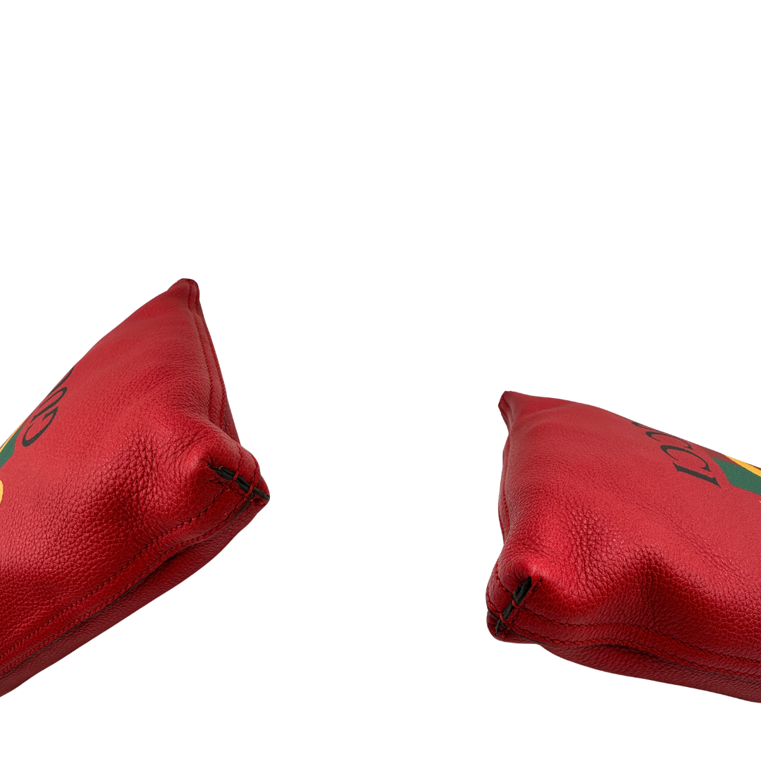 Angoli, Pochette Gucci in pelle martellata rossa con logo sul front, da portare a mano. Originale,, usata, di lusso, in ottime condizioni.