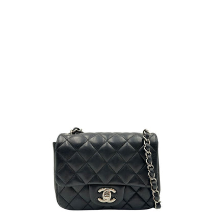 front Borsa Chanel Mini Flap Square in pelle trapuntata 
