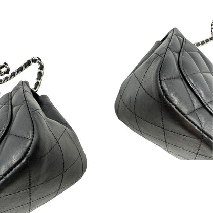 angoli Borsa Chanel Mini Flap Square in pelle trapuntata 
