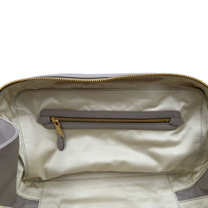interno Borsa Miu Miu realizzata in pelle liscia color pomice 