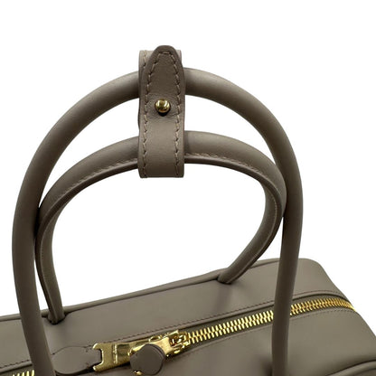 manici Borsa Miu Miu realizzata in pelle liscia color pomice 