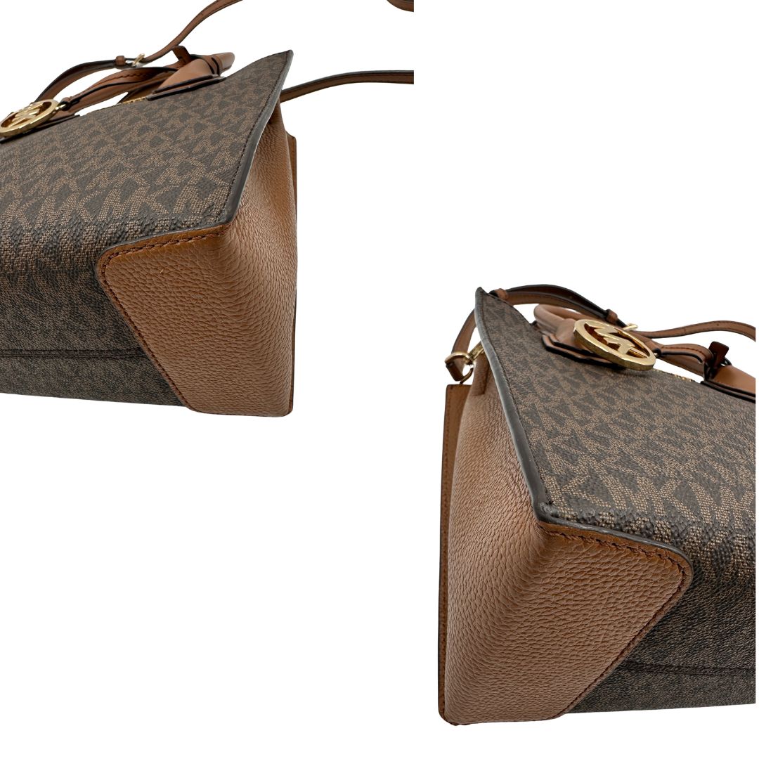 angoli  Borsa MK in canvas sulle tonalità del marrone con stampa logo MK 