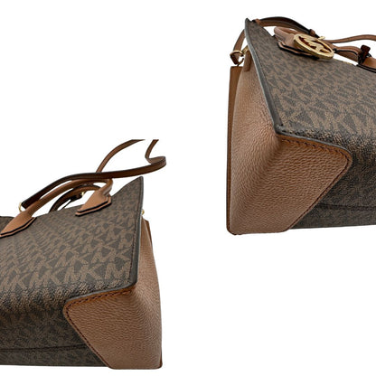 angoli  Borsa MK in canvas sulle tonalità del marrone con stampa logo MK  