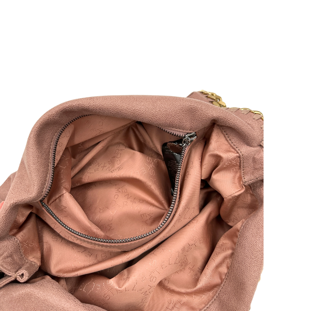 Interno, Borsa Stella McCartney Falabella Fold Over Tote in tessuto vegano rosa antico con catene dorate e argentate. Da portare a mano oppure a spalla. Originale, usata, di lusso, in ottime condizioni.