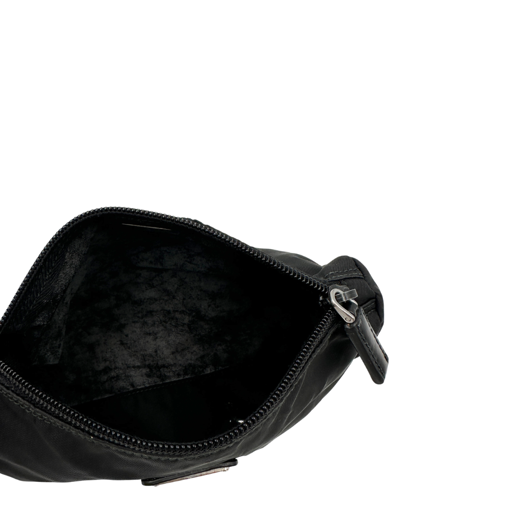 Pouch Prada nylon nera in vela nero